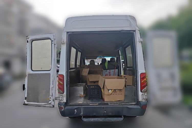 Used Iveco Power Daily 2017 2.5T Classic A37 High-Roof 7-Seater Passenger Van 47Z5 Trunk