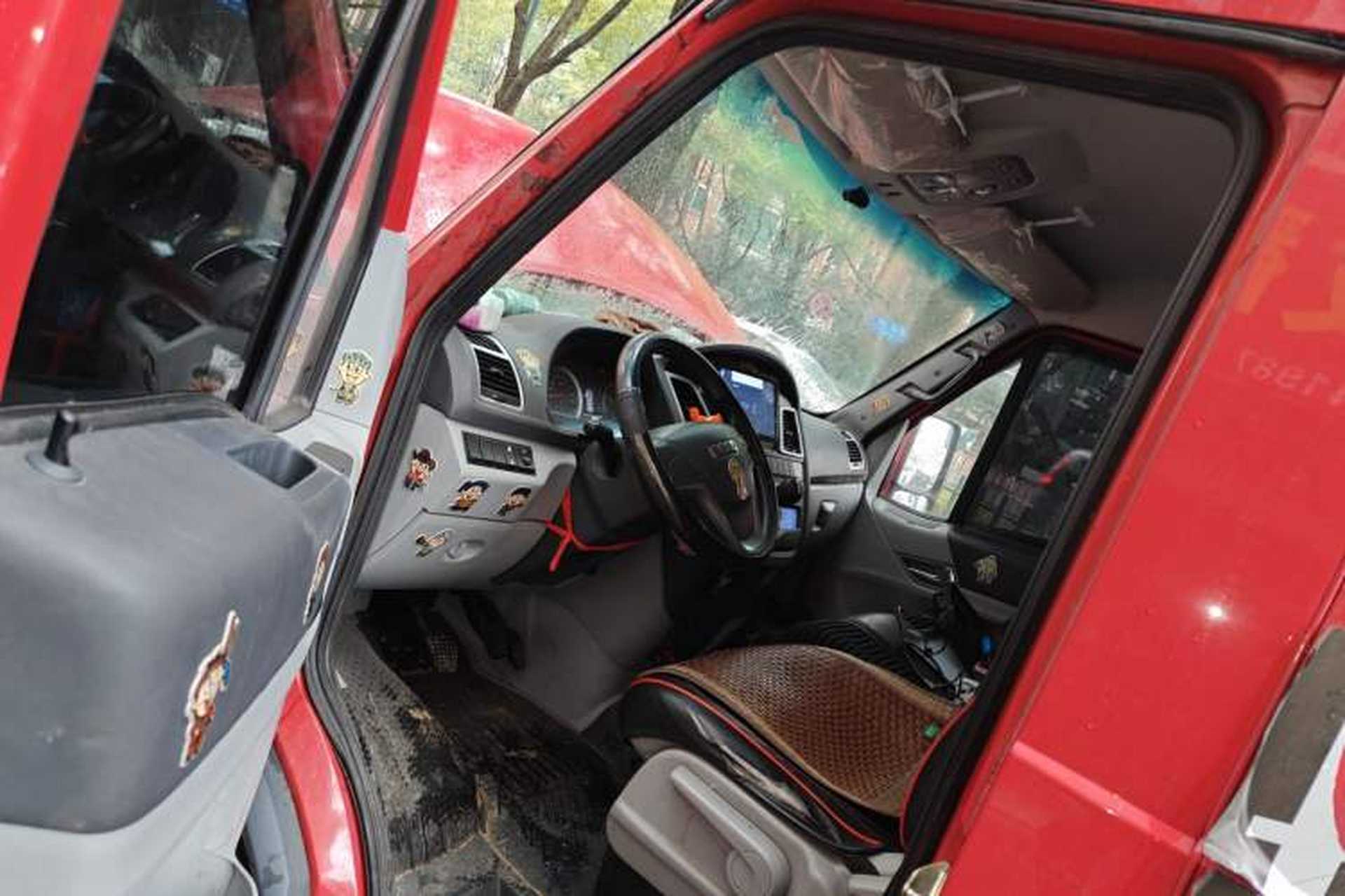 Used Iveco Power Daily 2017 2.8T Deluxe V36 Van Mid-Roof 43S5 Driver Seat