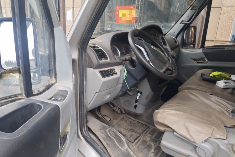 Used Iveco Power Daily 2017 3.0T Deluxe A32 Mid-Roof 6-7 Seater F1CE34818 Driver Seat