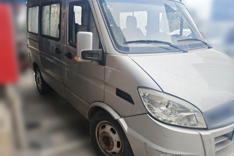 Used Iveco Power Daily 2017 3.0T Deluxe A32 Mid-Roof 6-7 Seater F1CE34818 Front Right 45 Deg