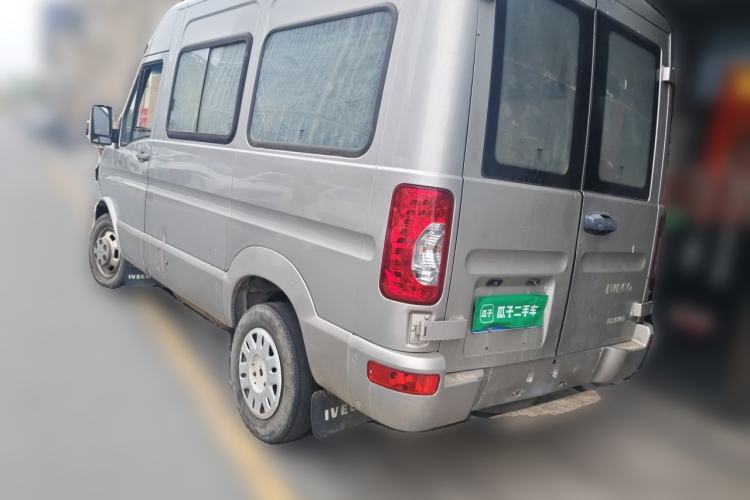 Used Iveco Power Daily 2017 3.0T Deluxe A32 Mid-Roof 6-7 Seater F1CE34818 Rear Left 45 Deg