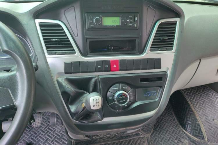 Used Iveco Power Daily 2017 2.5T Classic A32 Mid-Roof 6-7 Seater Bus 47Z5 Audio And AC Panel