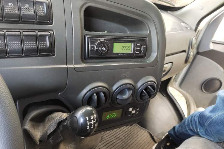 Used Iveco Power Daily 2017 2.5T Deluxe A37 High-Roof 6-7 Seater Bus 47Z5 Audio And AC Panel