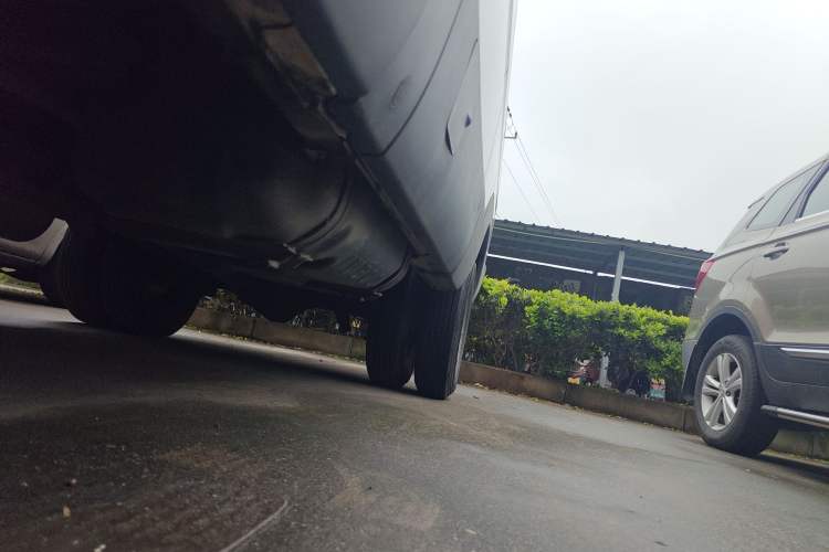 Used Iveco Power Daily 2017 2.5T Deluxe A37 Mid-Roof 6-7 Seater Bus 47Z5 Chassis Front Left