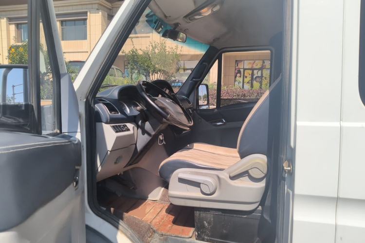 Used Iveco Power Daily 2017 2.5T Classic A32 Mid-Roof 6-7 Seater Bus 47Z5 Driver Seat