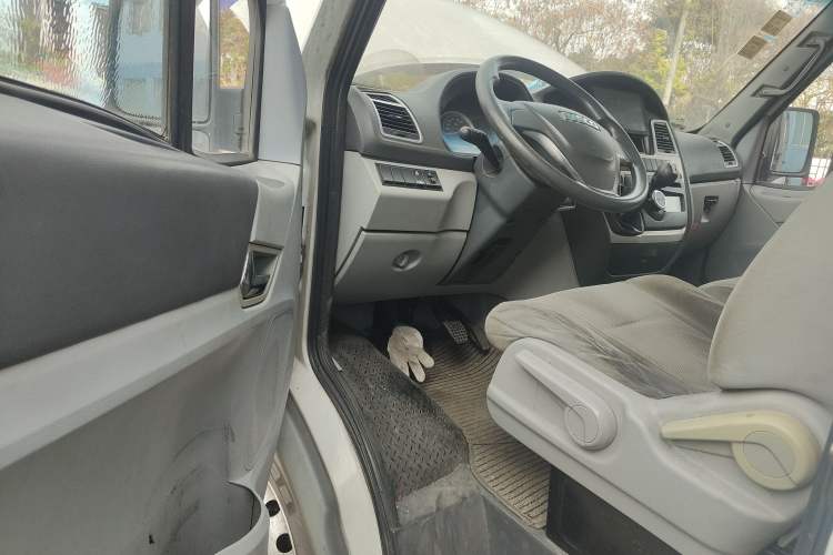 Used Iveco Power Daily 2017 2.5T Deluxe A37 High-Roof 6-7 Seater Bus 47Z5 Driver Seat