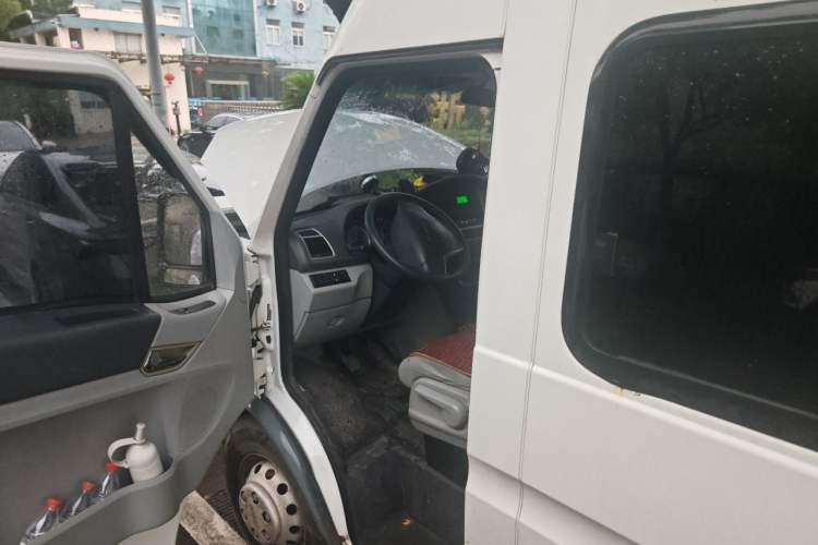 Used Iveco Power Daily 2017 2.5T Deluxe A37 Mid-Roof 6-7 Seater Bus 47Z5 Driver Seat