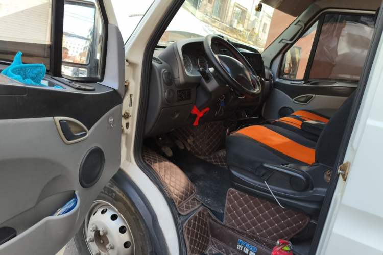 Used Iveco Power Daily 2017 2.5T Deluxe A37 High-Roof 6-7 Seater Bus 47Z5 Driver Seat