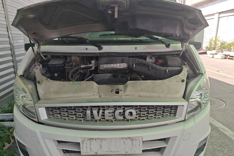 Used Iveco Power Daily 2017 3.0T Deluxe A32 Mid-Roof 6-7 Seater F1CE34818 Engine Bay