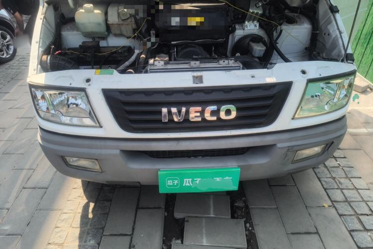 Used Iveco Power Daily 2017 2.5T Classic A32 Mid-Roof 6-7 Seater Bus 47Z5 Engine Bay