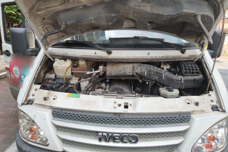 Used Iveco Power Daily 2017 2.5T Classic A32 Mid-Roof 6-7 Seater Bus 47Z5 Engine Bay