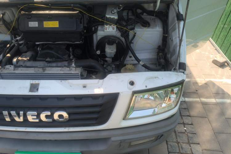 Used Iveco Power Daily 2017 2.5T Classic A32 Mid-Roof 6-7 Seater Bus 47Z5 Engine Bay Left