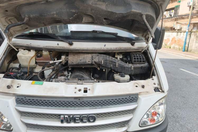 Used Iveco Power Daily 2017 2.5T Classic A32 Mid-Roof 6-7 Seater Bus 47Z5 Engine Bay Left