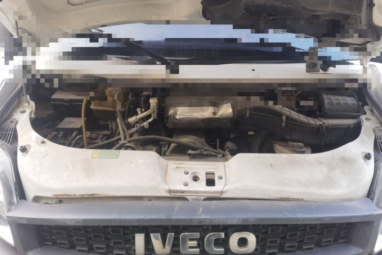 Used Iveco Power Daily 2017 2.5T Classic A32 Mid-Roof 6-7 Seater Bus 47Z5 Engine Bay