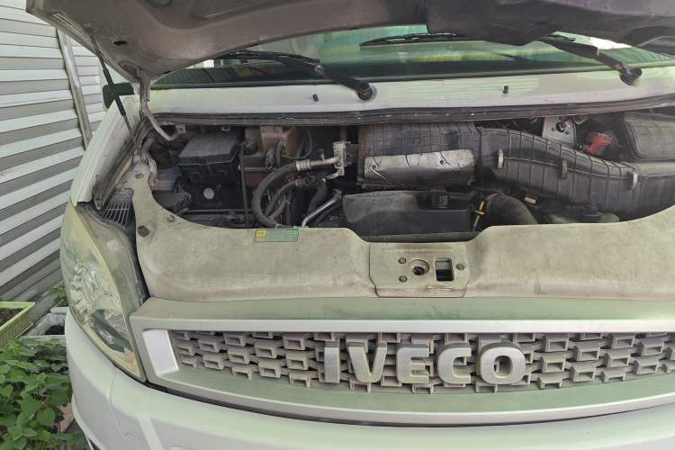 Used Iveco Power Daily 2017 3.0T Deluxe A32 Mid-Roof 6-7 Seater F1CE34818 Engine Bay Right