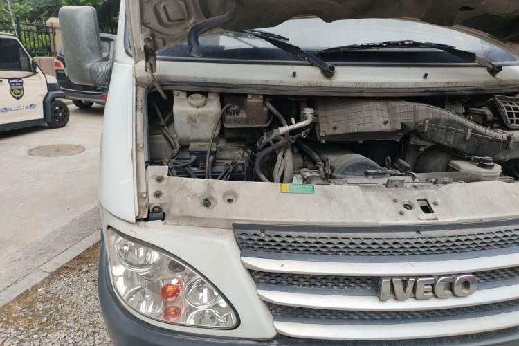 Used Iveco Power Daily 2017 2.5T Classic A32 Mid-Roof 6-7 Seater Bus 47Z5 Engine Bay Right