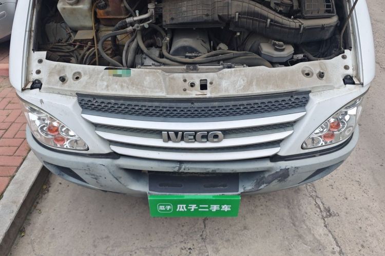 Used Iveco Power Daily 2017 2.5T Classic A37 Mid-Roof 7-Seater Bus 47Z5 Engine Bay
