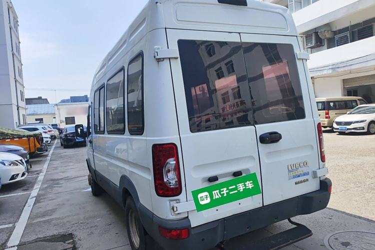 Used Iveco Power Daily 2017 2.5T Deluxe A37 High-Roof 6-7 Seater Bus 47Z5 Exterior 3