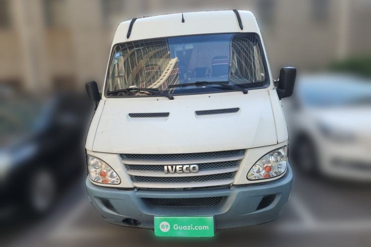 Used Iveco Power Daily 2017 2.5T Classic A32 Mid-Roof 6-7 Seater Bus 47Z5 Front