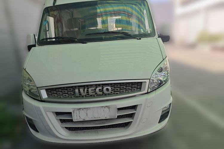Used Iveco Power Daily 2017 3.0T Deluxe A32 Mid-Roof 6-7 Seater F1CE34818 Front