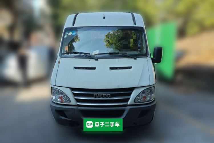 Used Iveco Power Daily 2017 2.5T Classic A32 Mid-Roof 6-7 Seater Bus 47Z5 Front