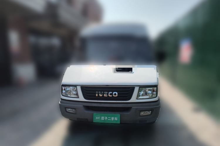 Used Iveco Power Daily 2017 2.5T Classic A32 Mid-Roof 6-7 Seater Bus 47Z5 Front