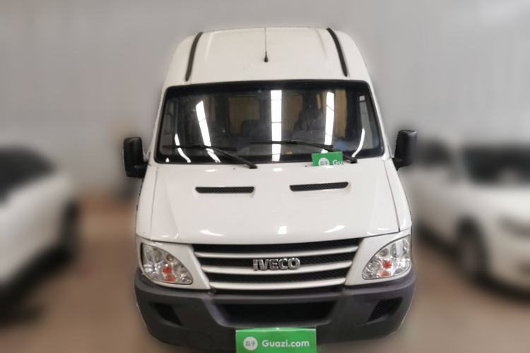 Used Iveco Power Daily 2017 2.5T Classic A37 High-Roof 7-Seater Passenger Van 47Z5 Front