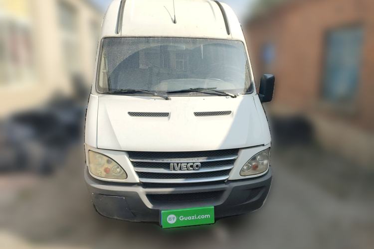 Used Iveco Power Daily 2017 2.5T Classic A37 High-Roof 7-Seater Passenger Van 47Z5 Front