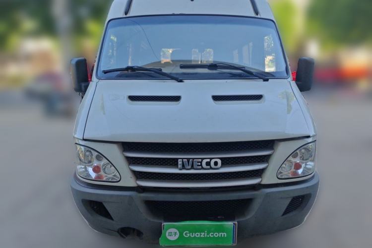 Used Iveco Power Daily 2017 2.5T Classic A37 Mid-Roof 7-Seater Bus 47Z5 Front