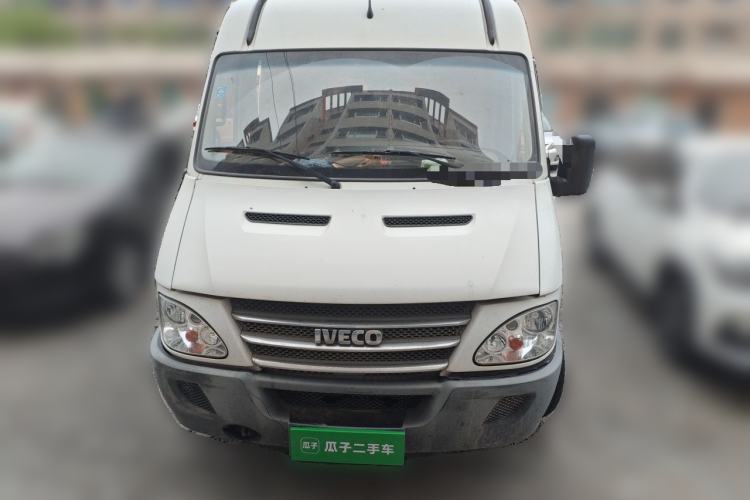Used Iveco Power Daily 2017 2.5T Classic A32 Mid-Roof 6-7 Seater Bus 47Z5 Front
