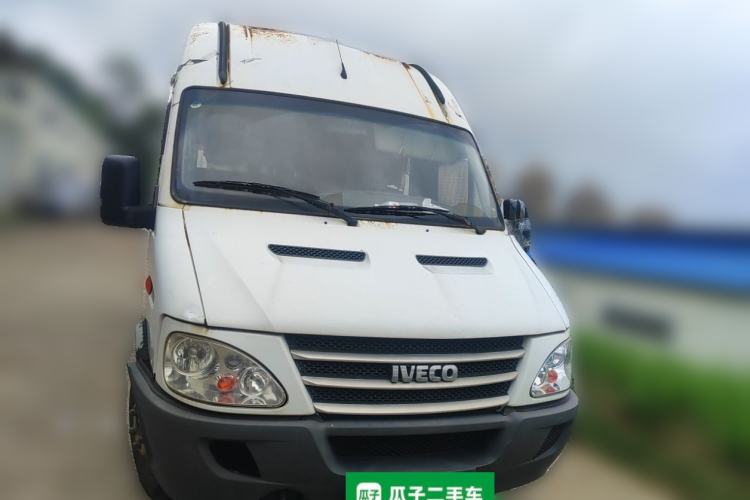 Used Iveco Power Daily 2017 2.5T Classic A37 High-Roof 7-Seater Passenger Van 47Z5 Front