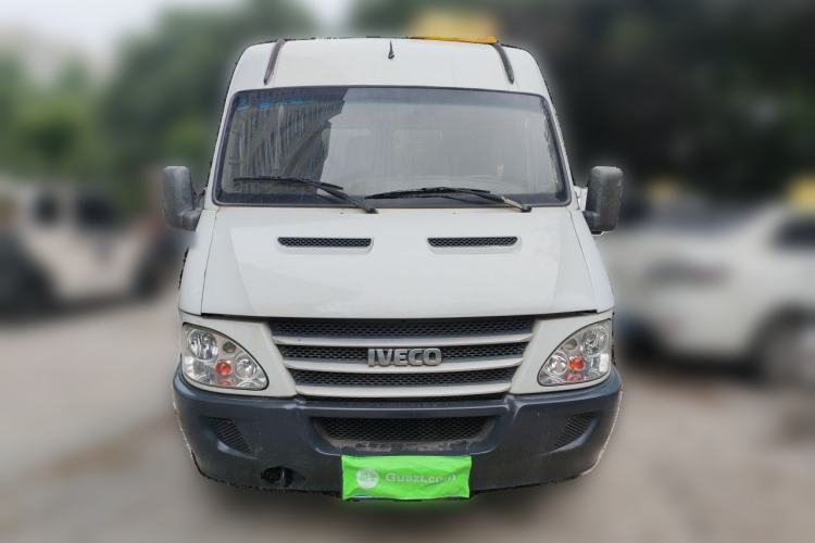 Used Iveco Power Daily 2017 2.5T Classic A32 Mid-Roof 6-7 Seater Bus 47Z5 Front