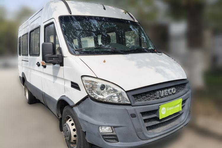 Used Iveco Power Daily 2017 2.5T Deluxe A37 Mid-Roof 6-7 Seater Bus 47Z5 Front Right 45 Deg