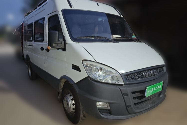 Used Iveco Power Daily 2017 2.5T Deluxe A37 Mid-Roof 6-7 Seater Bus 47Z5 Front Right 45 Deg