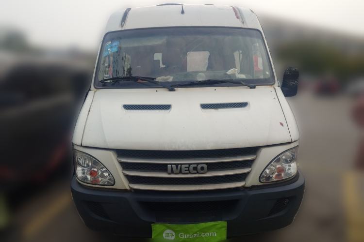 Used Iveco Power Daily 2017 2.5T Classic A32 Mid-Roof 6-7 Seater Bus 47Z5 Front
