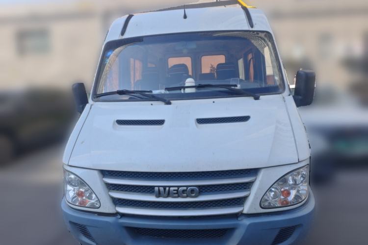 Used Iveco Power Daily 2017 2.5T Classic A32 Mid-Roof 6-7 Seater Bus 47Z5 Front
