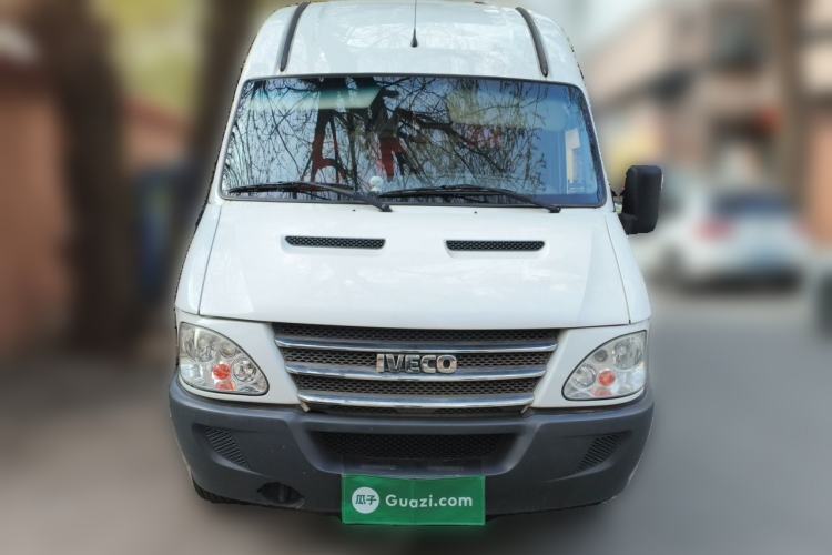 Used Iveco Power Daily 2017 2.5T Deluxe A37 High-Roof 6-7 Seater Bus 47Z5 Front