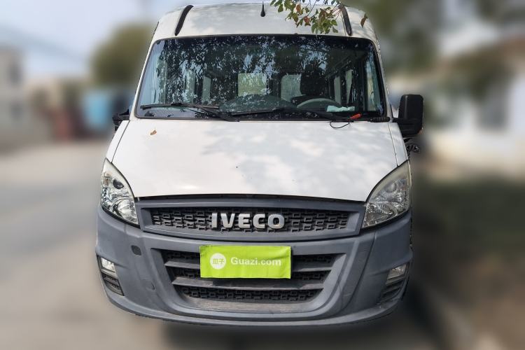 Used Iveco Power Daily 2017 2.5T Deluxe A37 Mid-Roof 6-7 Seater Bus 47Z5 Front