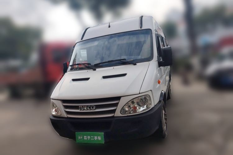 Used Iveco Power Daily 2017 2.5T Classic A32 Mid-Roof 6-7 Seater Bus 47Z5 Front