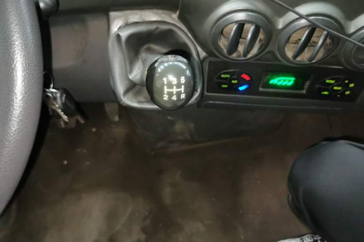 Used Iveco Power Daily 2017 2.5T Classic A37 High-Roof 7-Seater Passenger Van 47Z5 Gear Lever