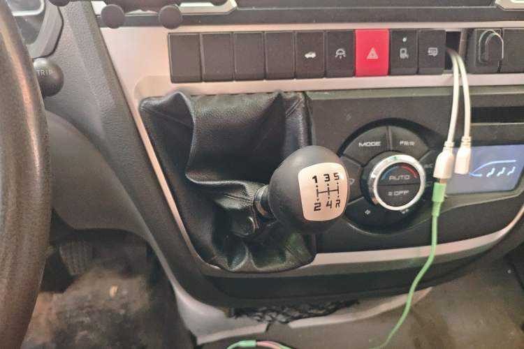 Used Iveco Power Daily 2017 2.5T Classic A37 High-Roof 7-Seater Passenger Van 47Z5 Gear Lever