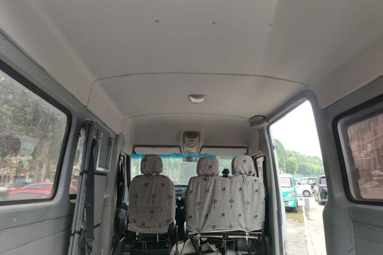 Used Iveco Power Daily 2017 2.5T Classic A32 Mid-Roof 6-7 Seater Bus 47Z5 Headliner
