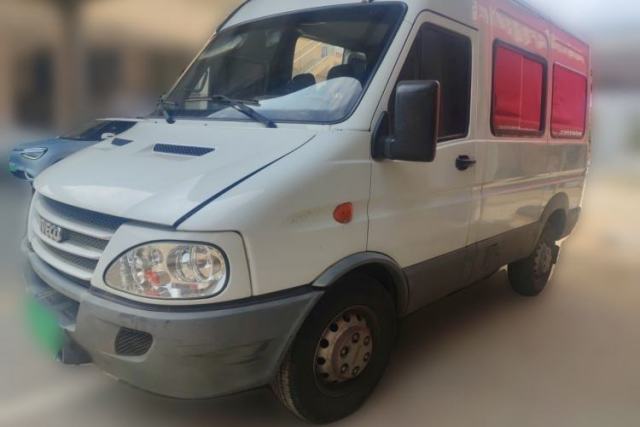 Used Iveco Power Daily 2017 2.5T Classic A32 Mid-Roof 6-7 Seater Bus 47Z5