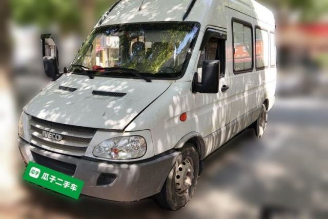 Used Iveco Power Daily 2017 2.5T Deluxe A32 Mid-Roof 5-7 Seater 47Z5 Passenger Van