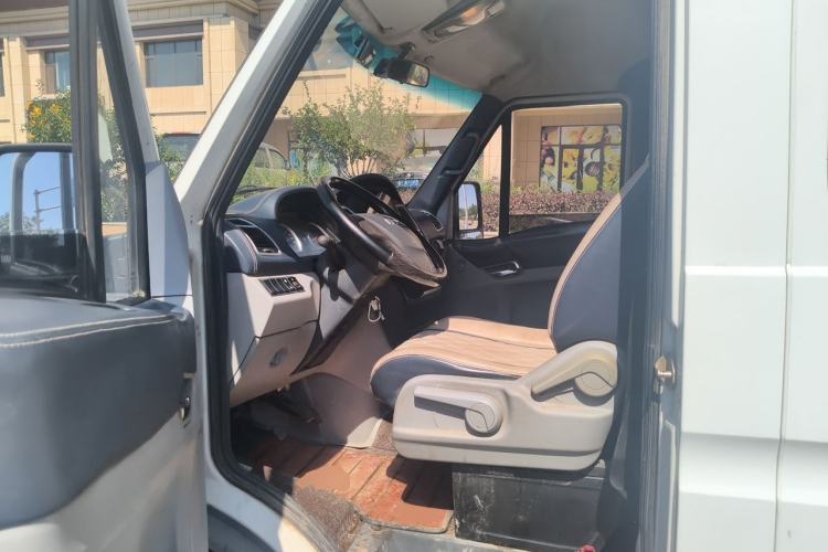 Used Iveco Power Daily 2017 2.5T Classic A32 Mid-Roof 6-7 Seater Bus 47Z5 Left Front Seat