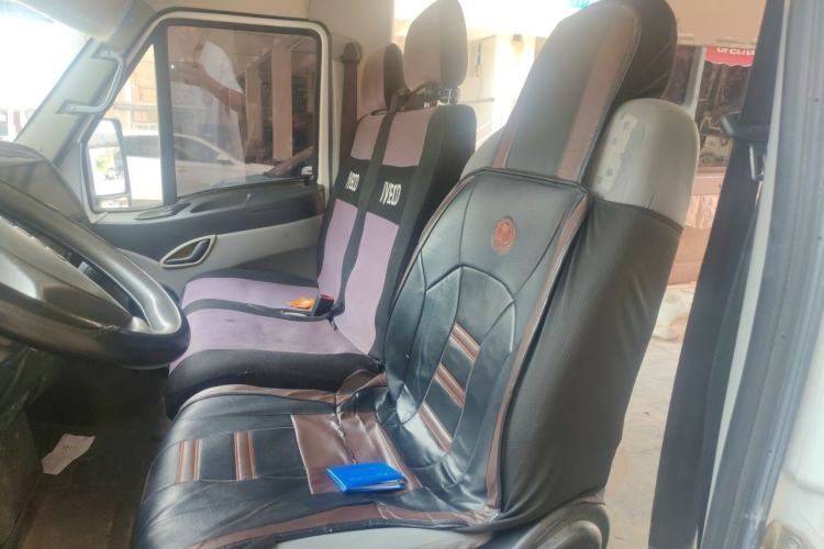 Used Iveco Power Daily 2017 2.5T Classic A32 Mid-Roof 6-7 Seater Bus 47Z5 Left Front Seat