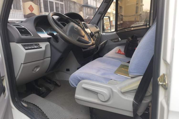 Used Iveco Power Daily 2017 2.5T Classic A32 Mid-Roof 6-7 Seater Bus 47Z5 Left Front Seat