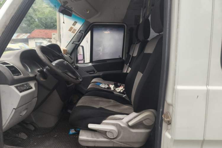 Used Iveco Power Daily 2017 2.5T Classic A37 High-Roof 7-Seater Passenger Van 47Z5 Left Front Seat