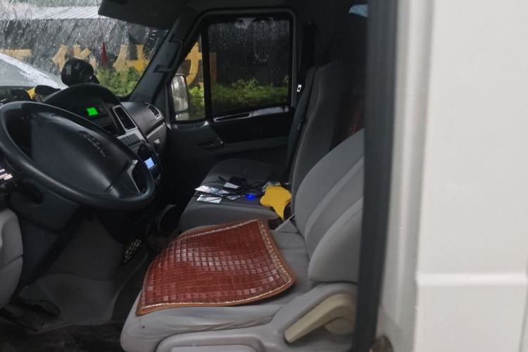 Used Iveco Power Daily 2017 2.5T Deluxe A37 Mid-Roof 6-7 Seater Bus 47Z5 Left Front Seat