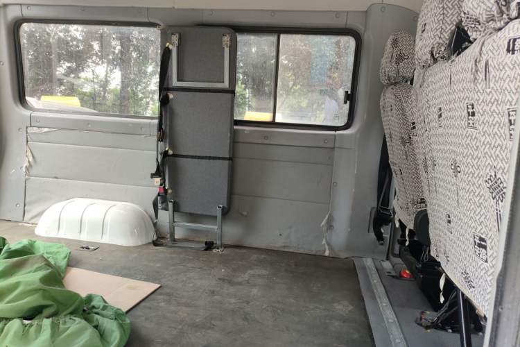 Used Iveco Power Daily 2017 2.5T Classic A32 Mid-Roof 6-7 Seater Bus 47Z5 Left Rear Seat